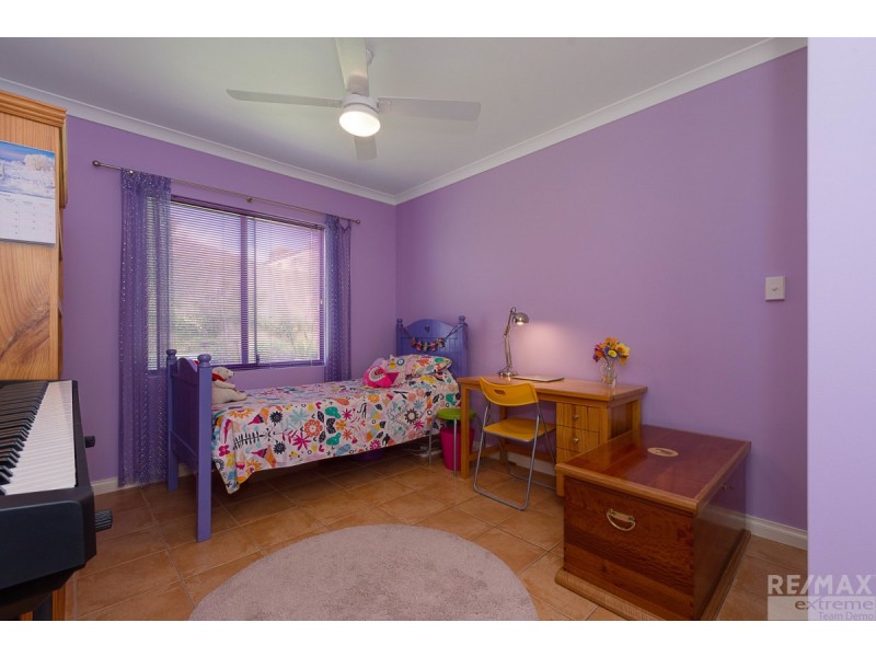 15 Lynnburn Pass, Carramar WA 6031