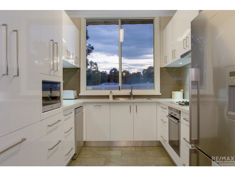 104 Greenvale Place, Mariginiup WA 6078