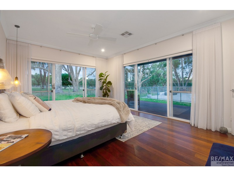 104 Greenvale Place, Mariginiup WA 6078