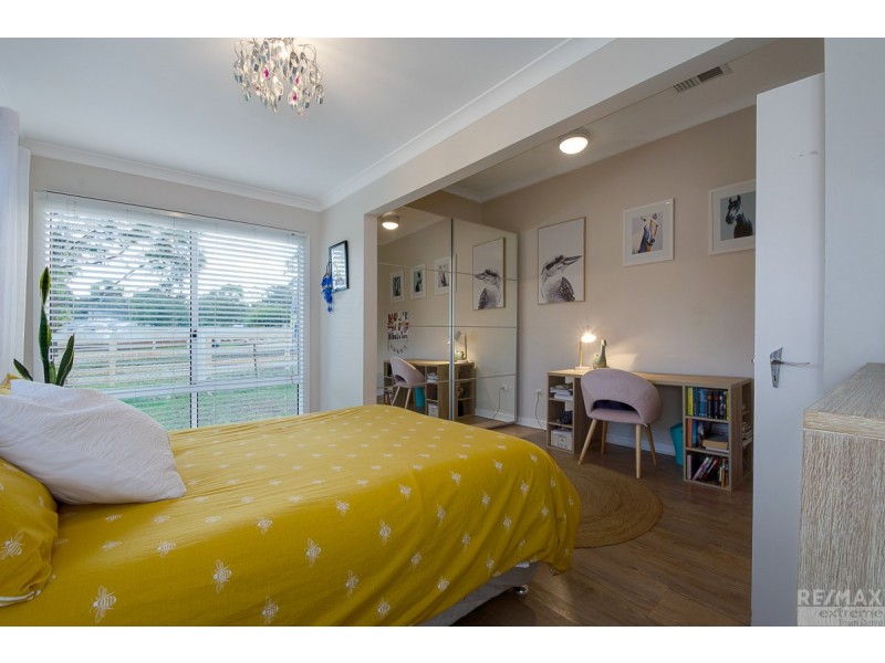 104 Greenvale Place, Mariginiup WA 6078