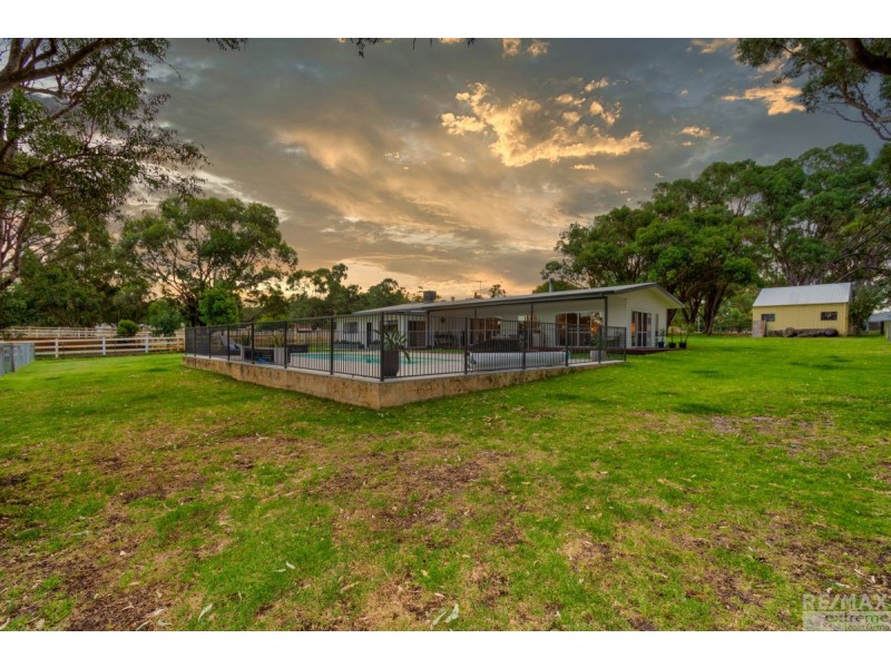 104 Greenvale Place, Mariginiup WA 6078