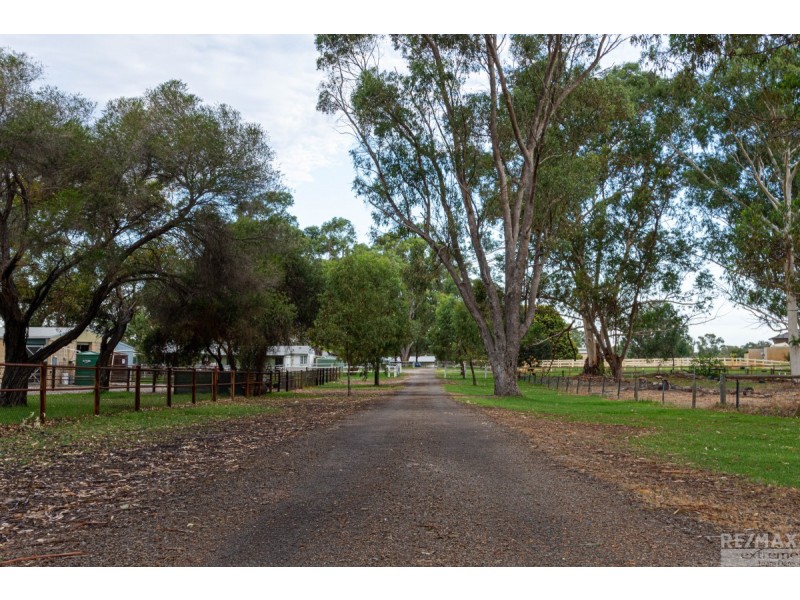 104 Greenvale Place, Mariginiup WA 6078