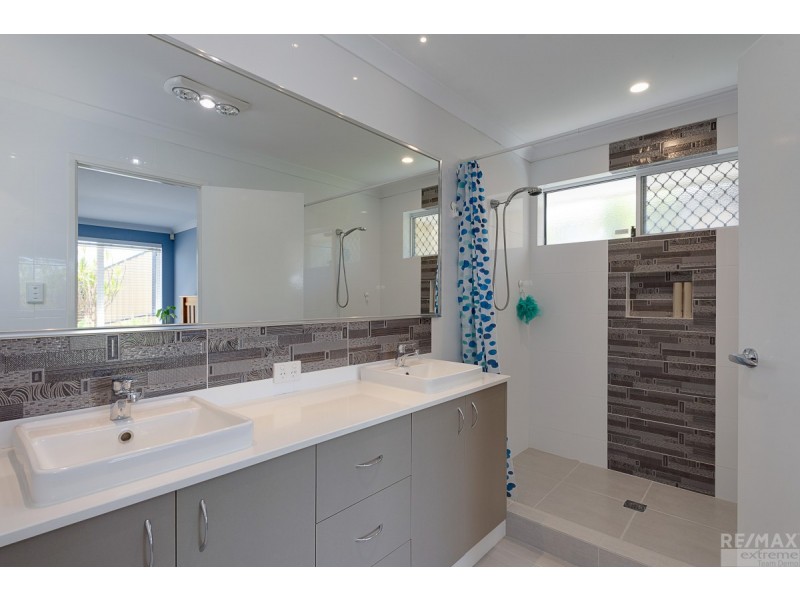 9 Triller Bend, Tapping WA 6065