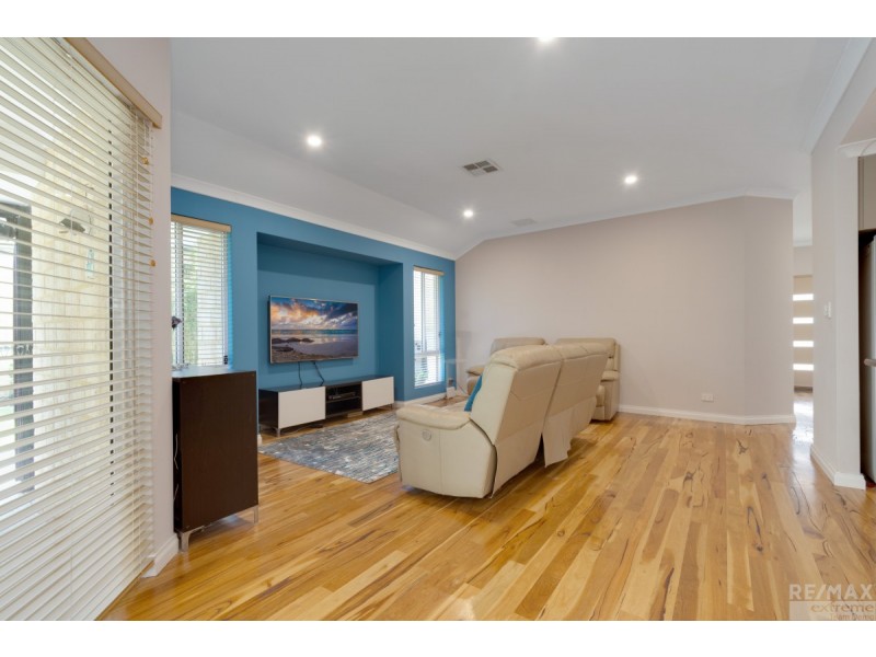 9 Triller Bend, Tapping WA 6065