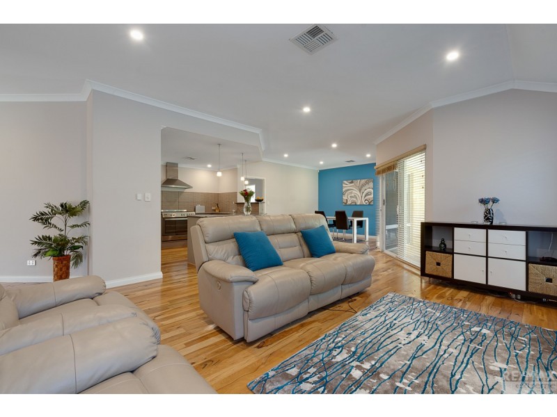 9 Triller Bend, Tapping WA 6065