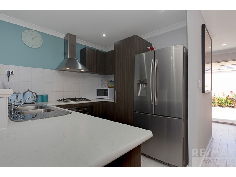 18/15 Crosthwait Circle, Tapping WA 6065