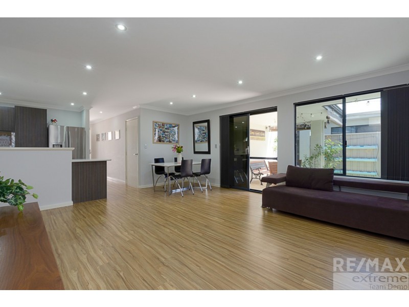 18/15 Crosthwait Circle, Tapping WA 6065