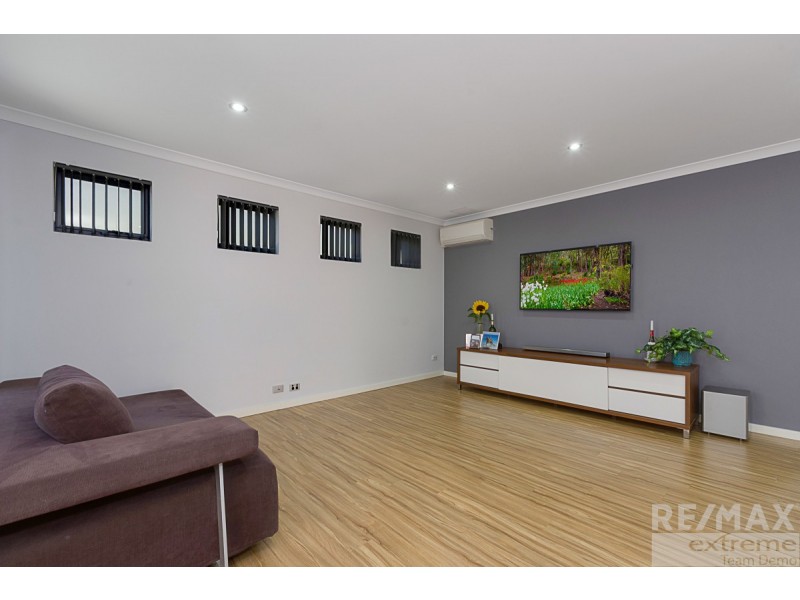 18/15 Crosthwait Circle, Tapping WA 6065