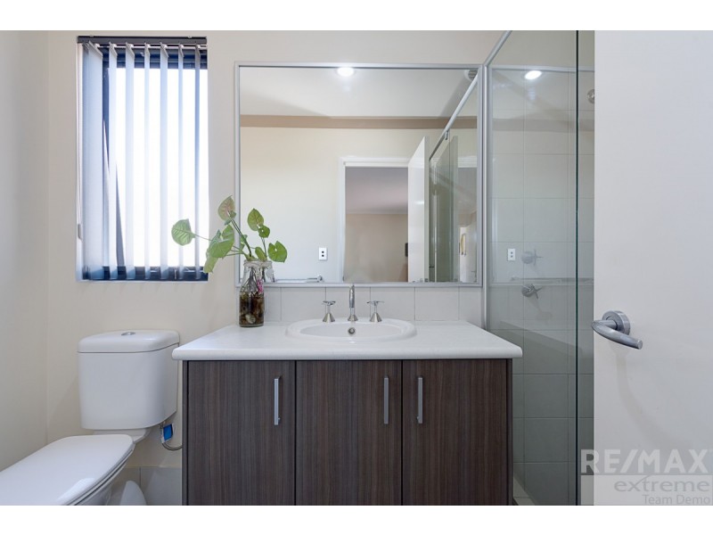 18/15 Crosthwait Circle, Tapping WA 6065