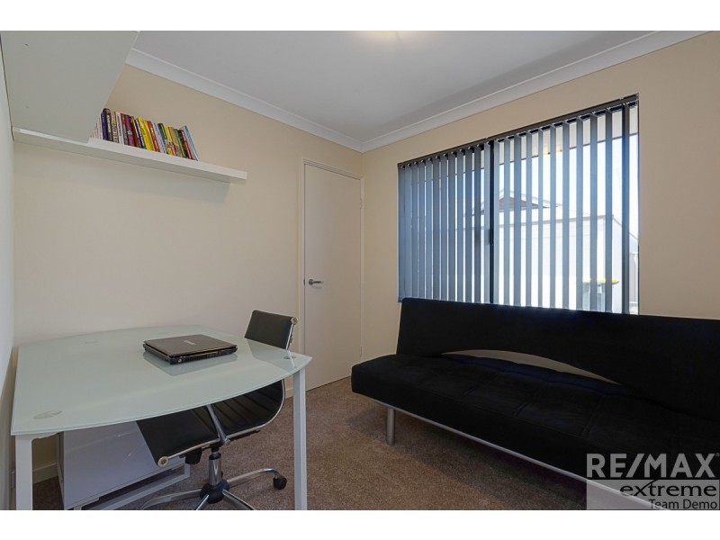 18/15 Crosthwait Circle, Tapping WA 6065