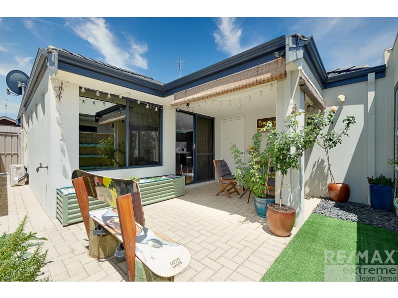 18/15 Crosthwait Circle, Tapping WA 6065