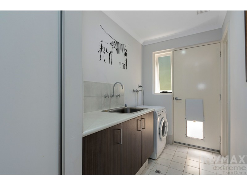 18/15 Crosthwait Circle, Tapping WA 6065