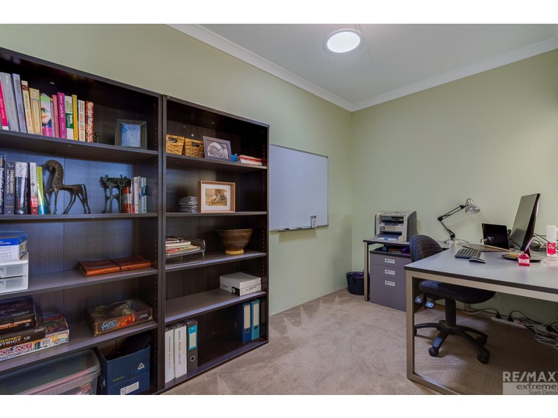 10 Leighton Gardens, Tapping WA 6065