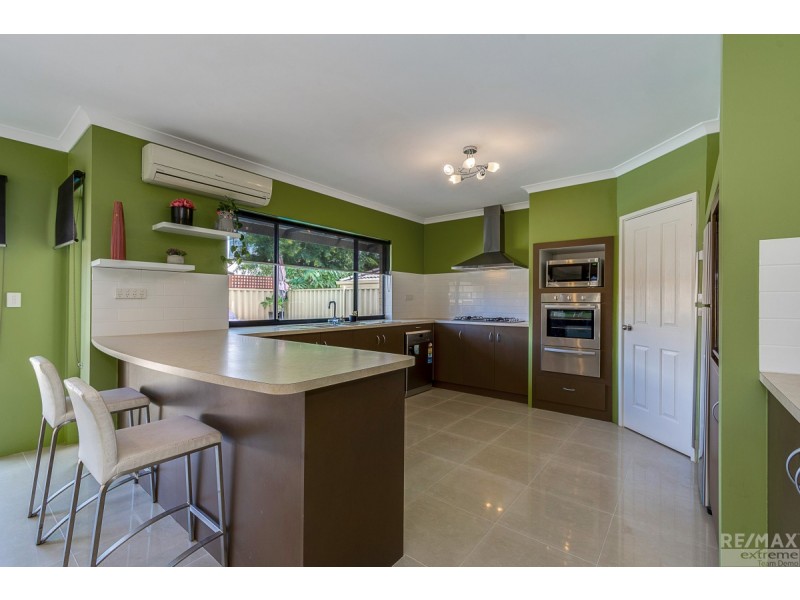 10 Leighton Gardens, Tapping WA 6065