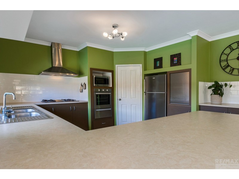 10 Leighton Gardens, Tapping WA 6065