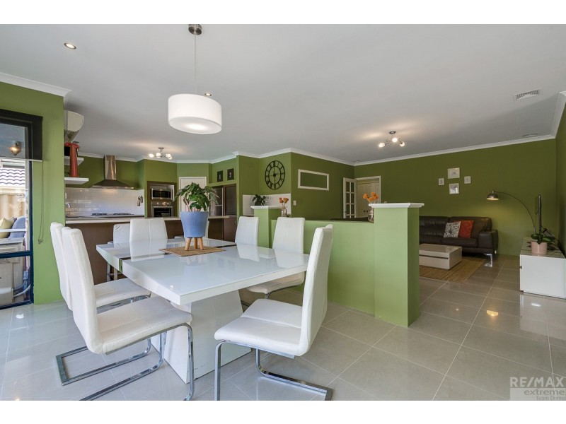 10 Leighton Gardens, Tapping WA 6065