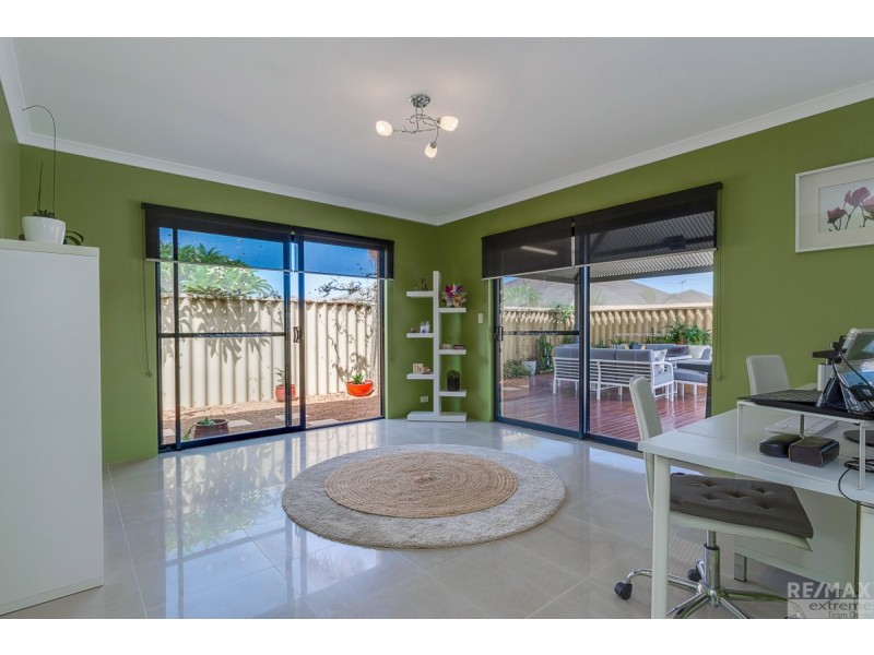 10 Leighton Gardens, Tapping WA 6065