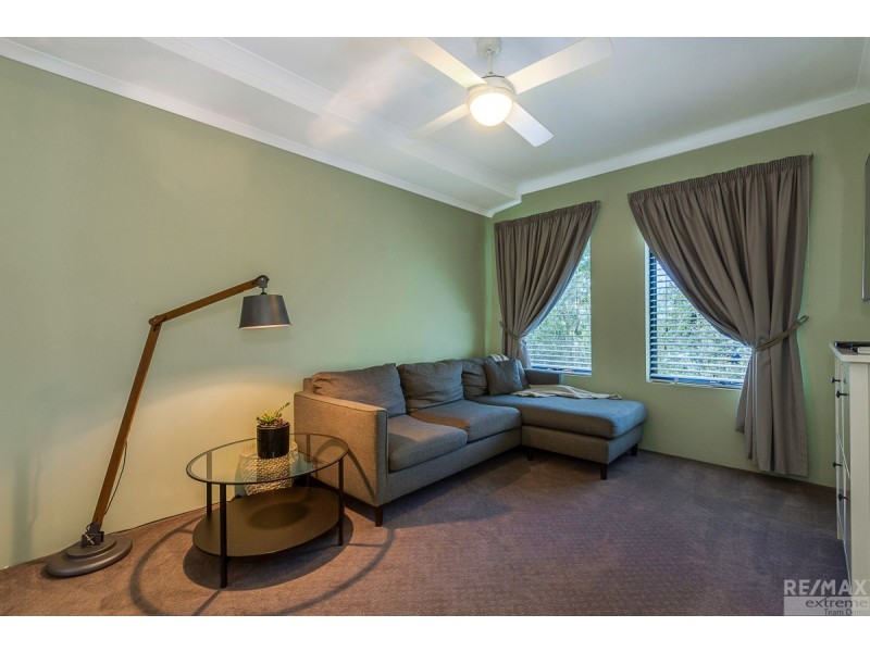 10 Leighton Gardens, Tapping WA 6065