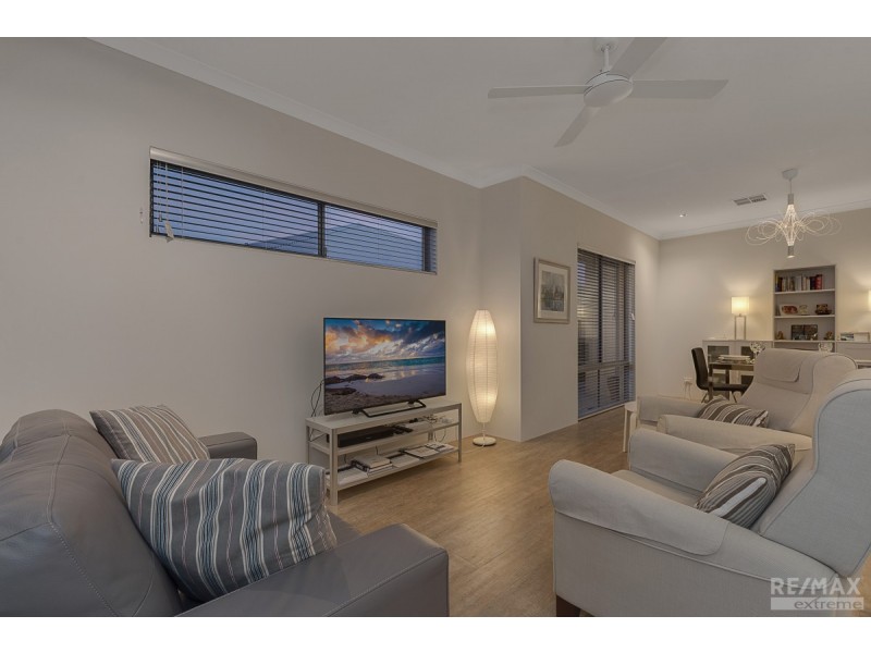 11 Scripta Way, Jindalee WA 6036