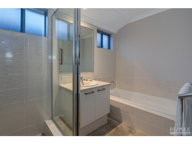 11 Scripta Way, Jindalee WA 6036