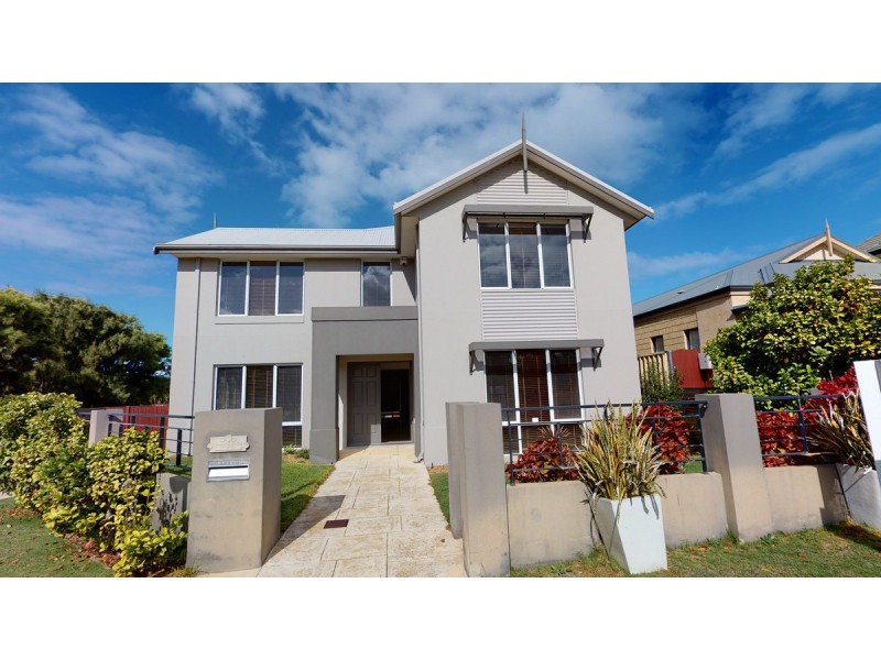 10 Moonflight Crescent, Iluka WA 6028