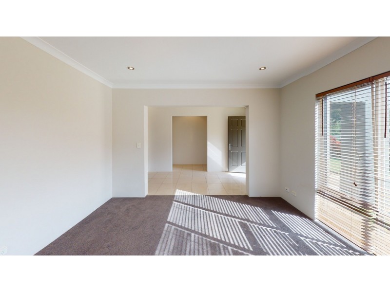 10 Moonflight Crescent, Iluka WA 6028