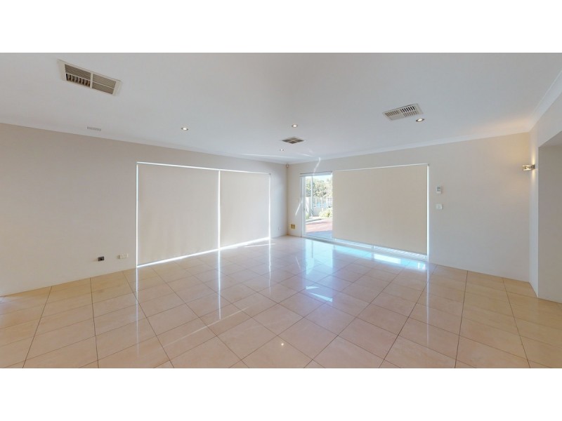 10 Moonflight Crescent, Iluka WA 6028