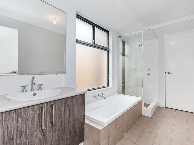 23 Hollyford Parade, Butler WA 6036