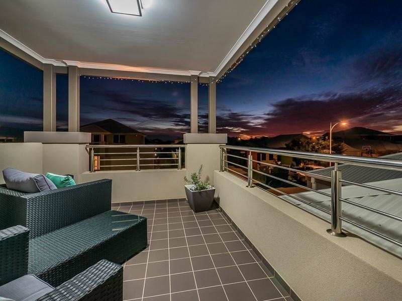 11 Piermont Avenue, Burns Beach WA 6028