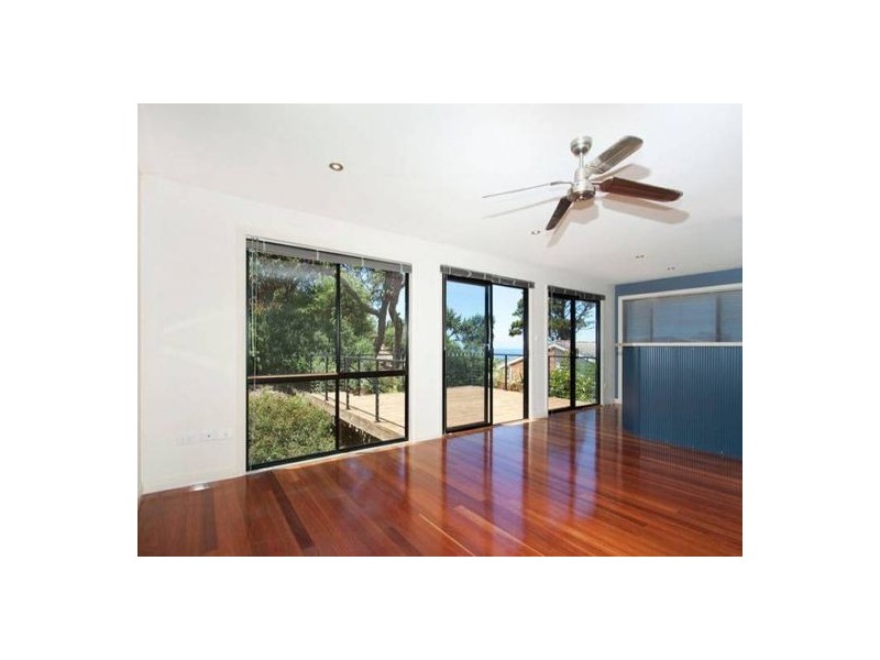 13 Spoon Bay Road, Forresters Beach NSW 2260