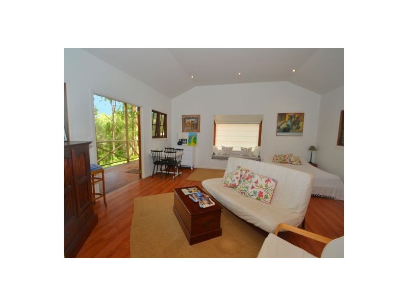 313 The Scenic Rd, Macmasters Beach NSW 2251