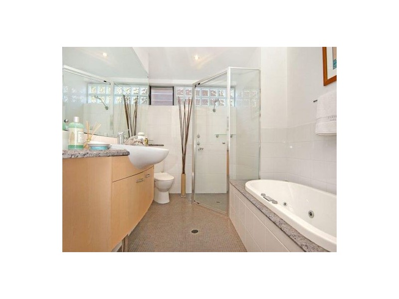 51 Barry Street, Bateau Bay NSW 2261