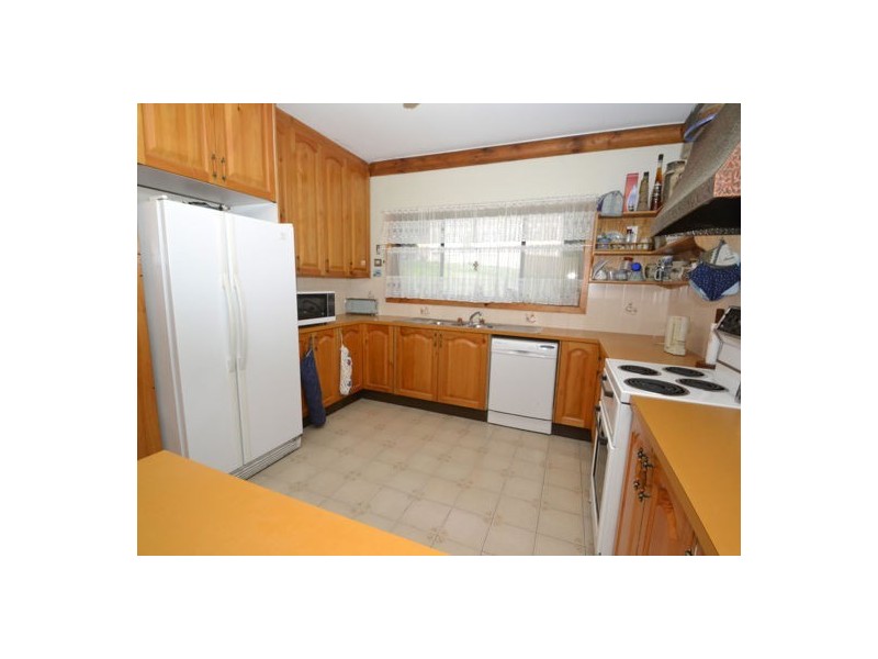 2 Maas Parade, Forresters Beach NSW 2260