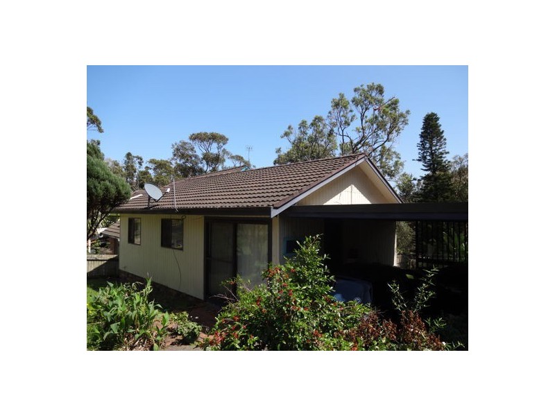 2 Maas Parade, Forresters Beach NSW 2260
