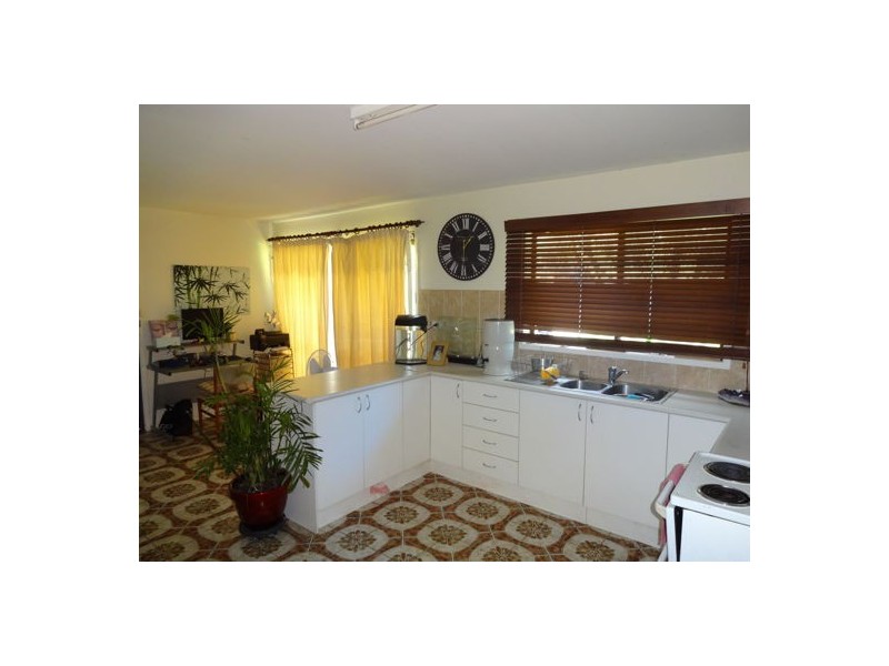 2 Maas Parade, Forresters Beach NSW 2260