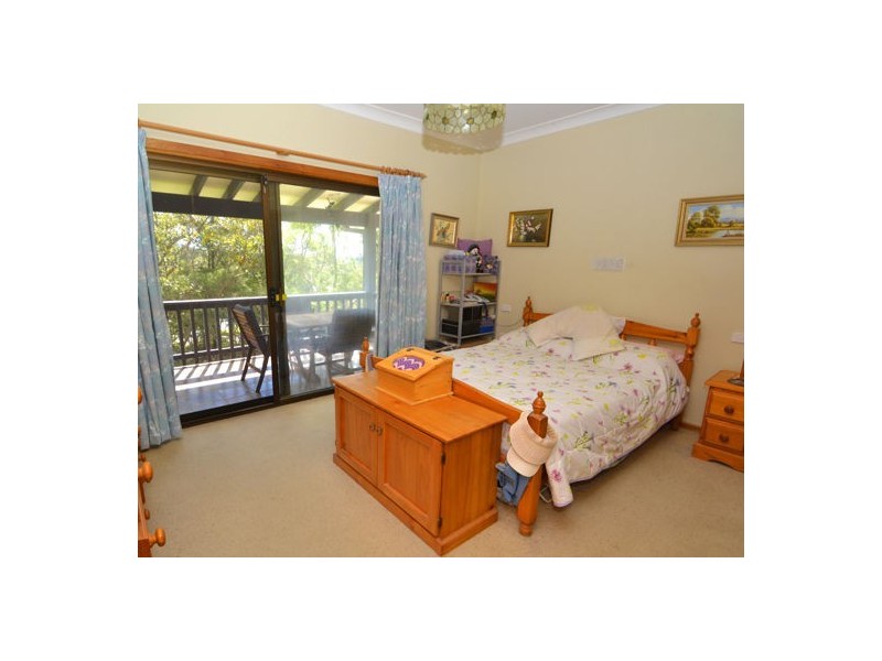 2 Maas Parade, Forresters Beach NSW 2260