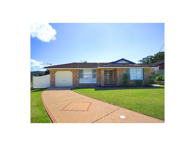 9 Peta Close, Bateau Bay NSW 2261