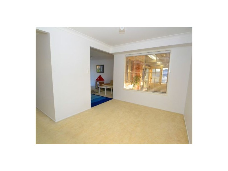 9 Peta Close, Bateau Bay NSW 2261