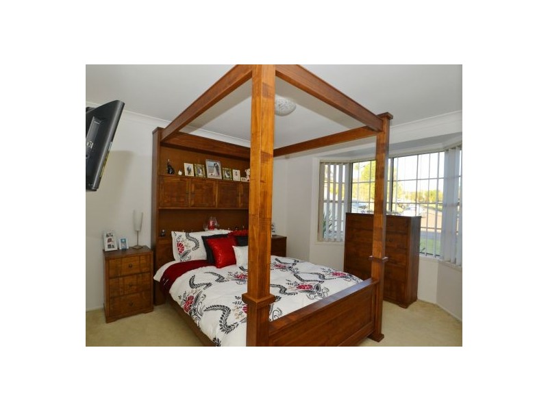 9 Peta Close, Bateau Bay NSW 2261