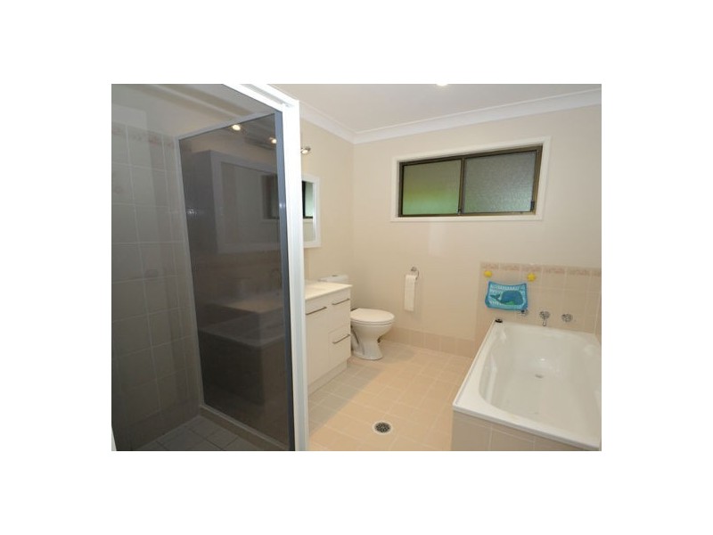 8 Gregory Street, Wyoming NSW 2250