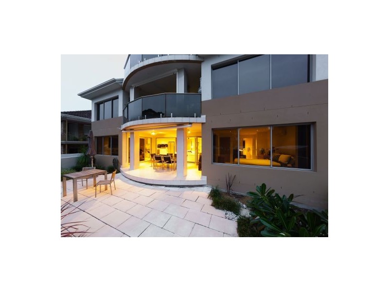 1/17 Masons Parade, Point Frederick NSW 2250