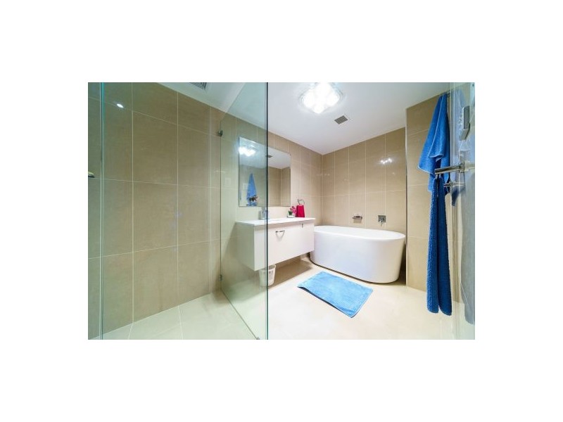 1/17 Masons Parade, Point Frederick NSW 2250