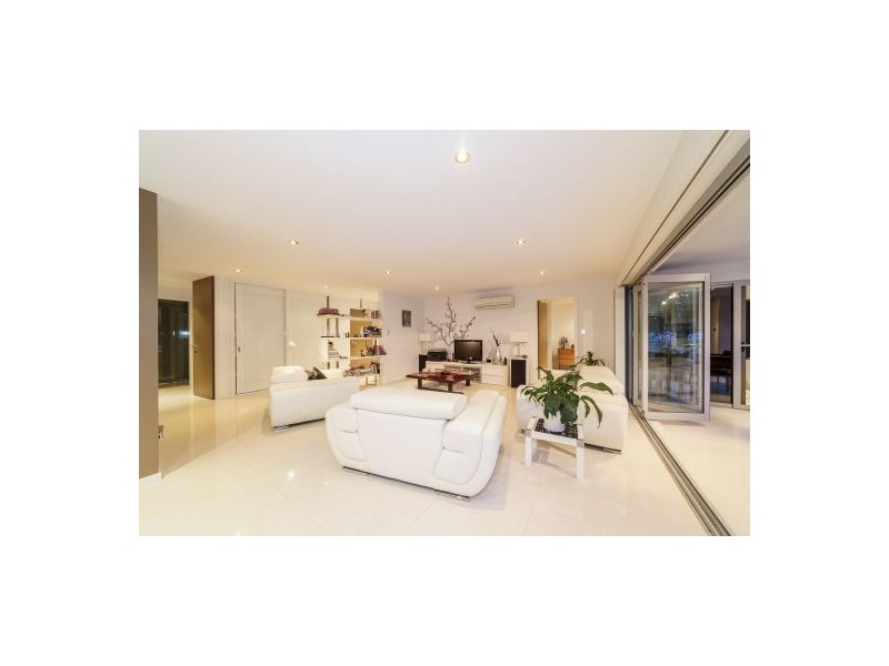 1/17 Masons Parade, Point Frederick NSW 2250