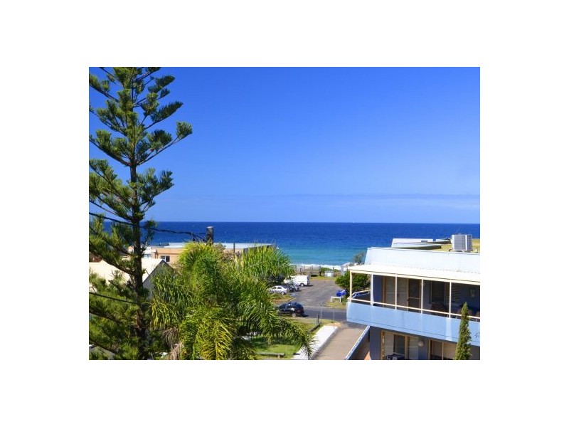 4 Bulbararing Road, North Avoca NSW 2260