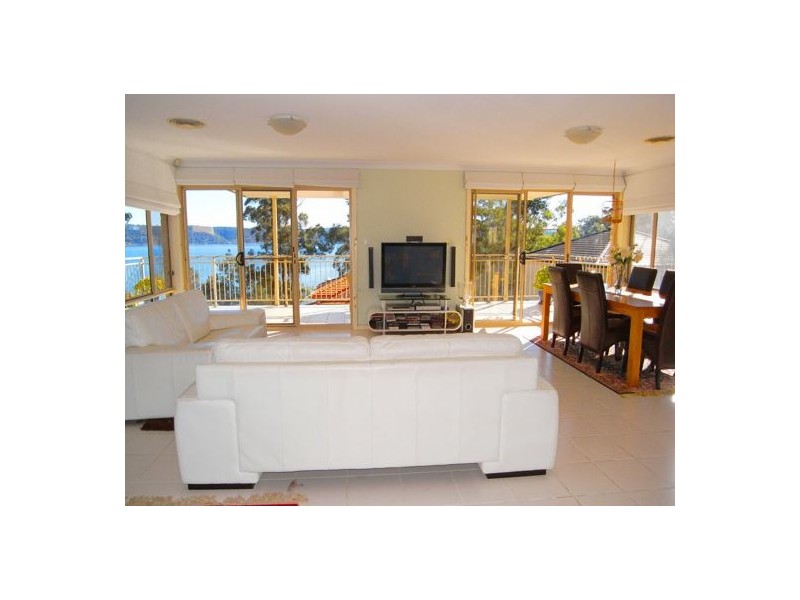 321 Avoca Drive, Green Point NSW 2251