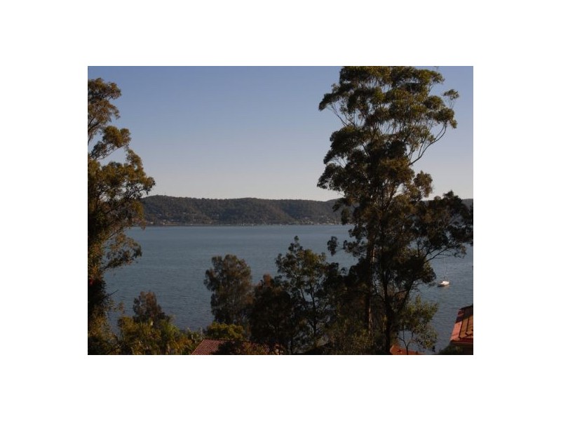 321 Avoca Drive, Green Point NSW 2251