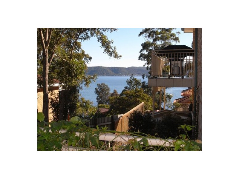 321 Avoca Drive, Green Point NSW 2251