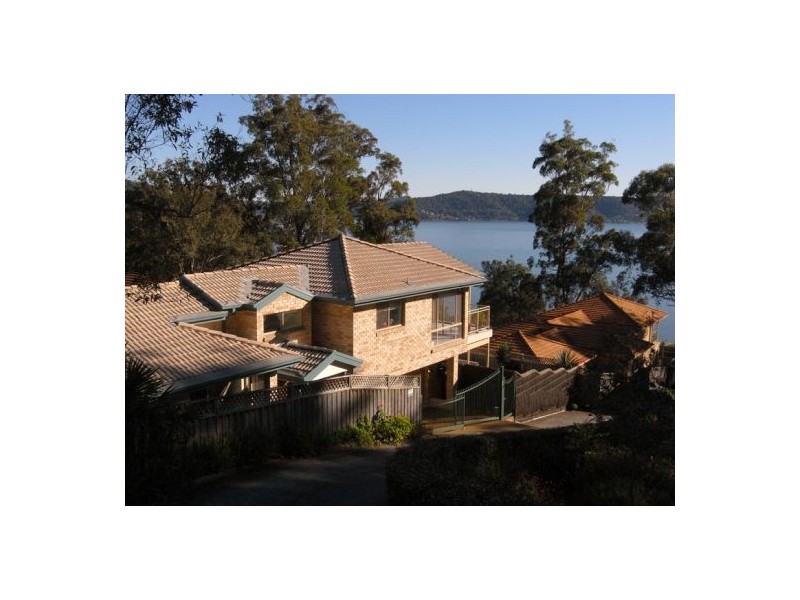 321 Avoca Drive, Green Point NSW 2251