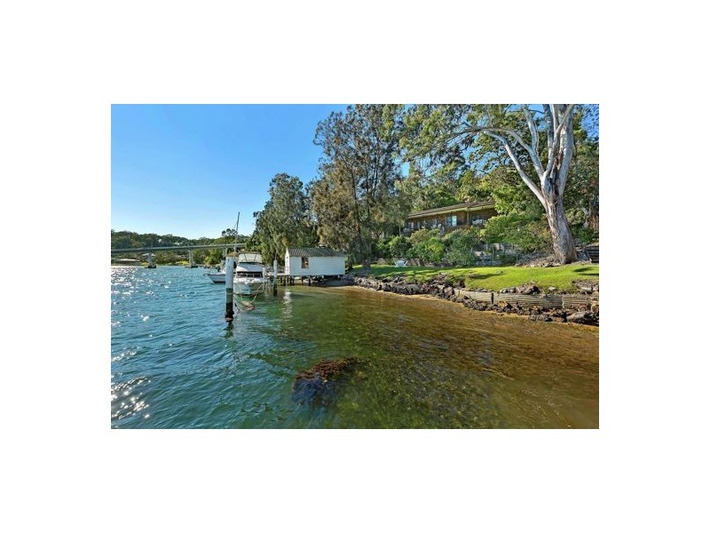18a Daley Avenue, Daleys Point NSW 2257