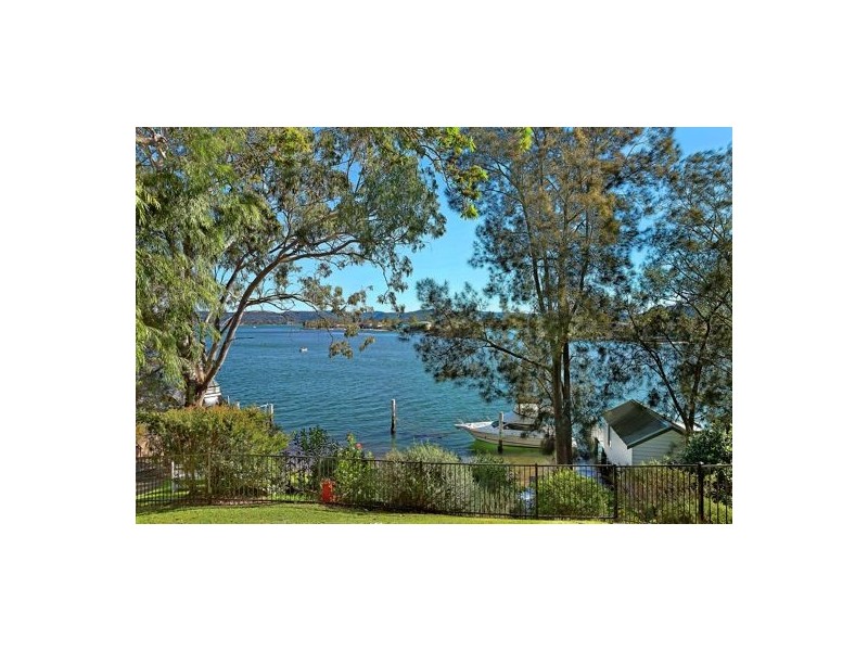 18a Daley Avenue, Daleys Point NSW 2257